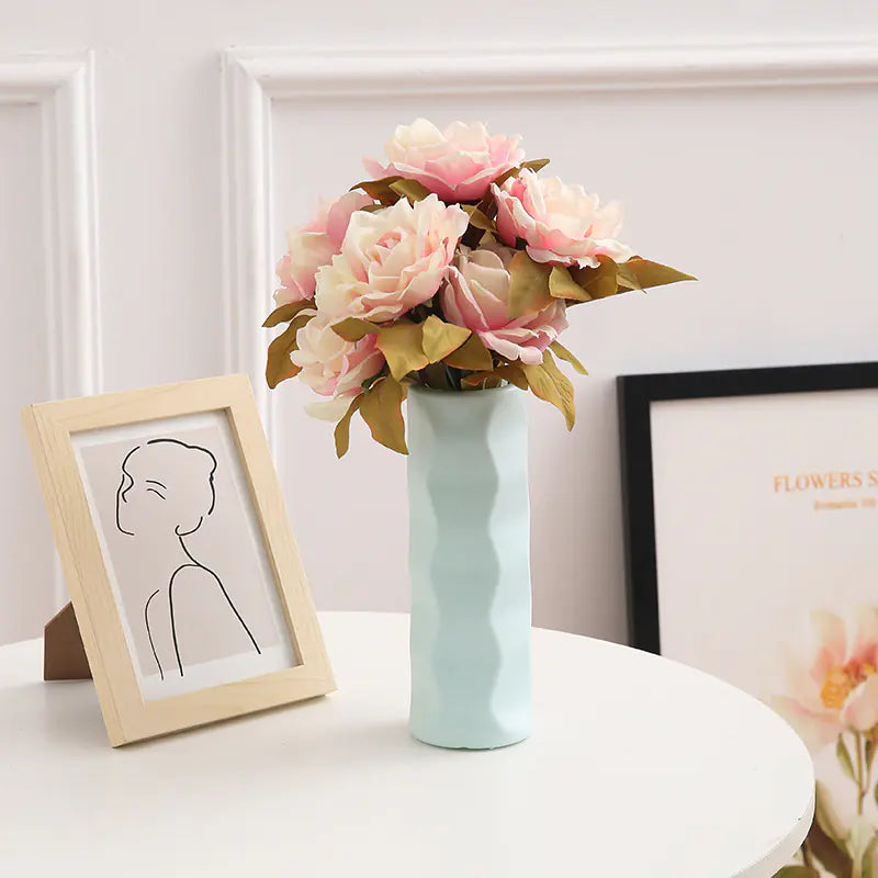 Shatterproof vase- modern design