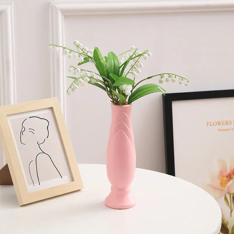 Shatterproof vase- modern design