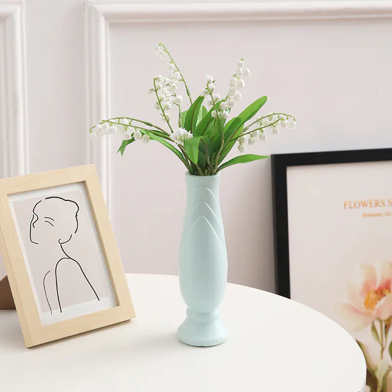 Shatterproof vase- modern design
