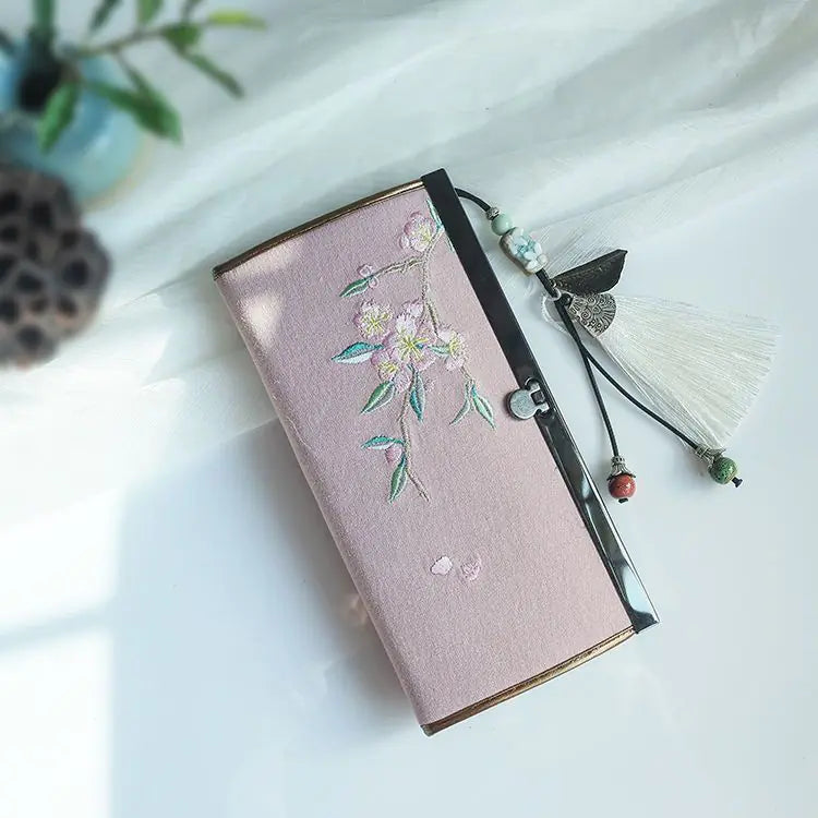 Artistic Retro Embroidery Clutch Purse for Women